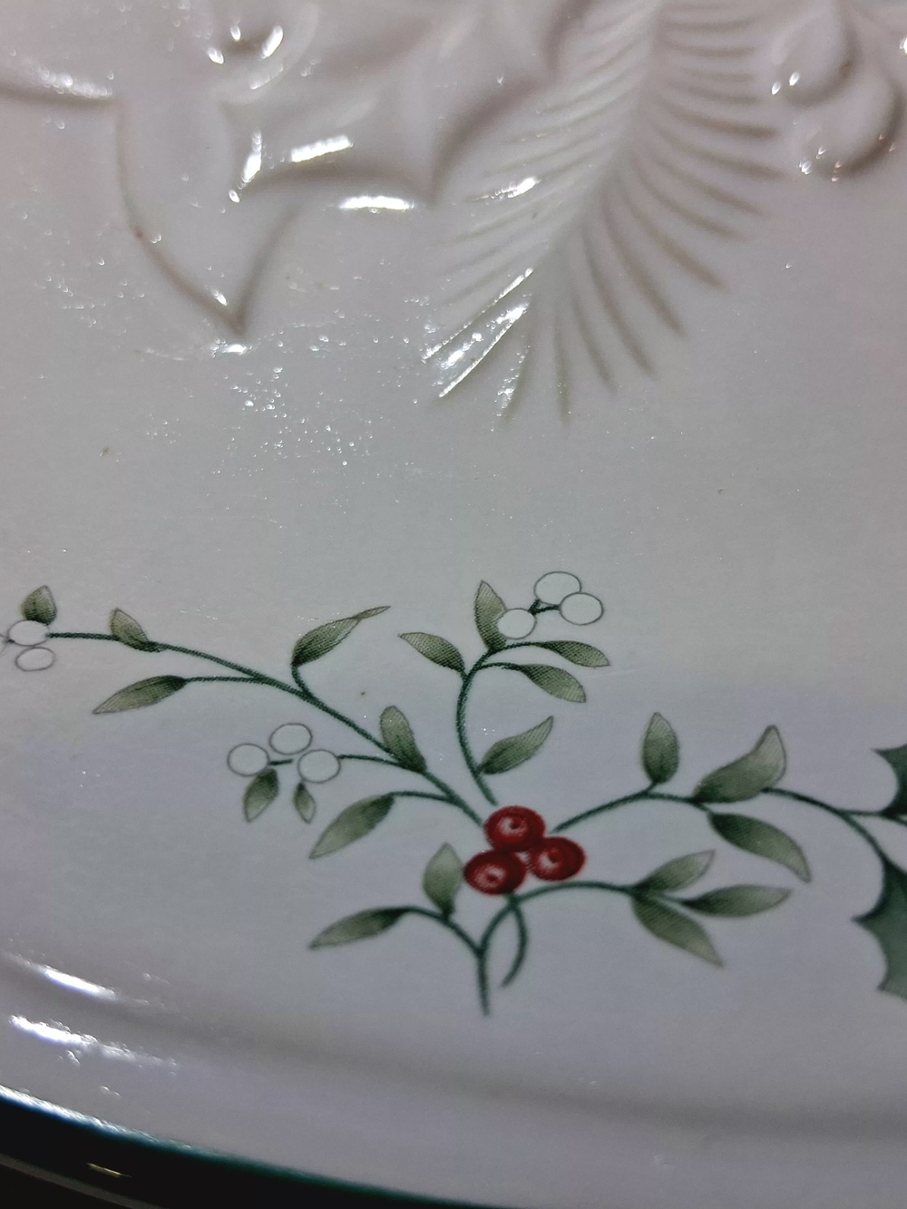 Pfaltzgraff WINTERBERRY Plate Goodies 109-278-00 ESTATE SALE 1997 - Picture 7 of 11